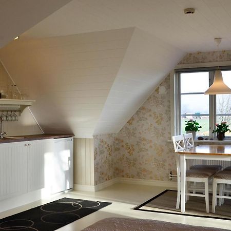 Torsborgs Gard Bed & Breakfast Симрисхамн Екстериор снимка